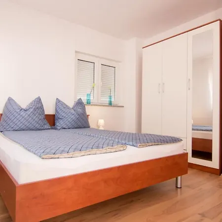 Apartment Jela 2124 Fazana